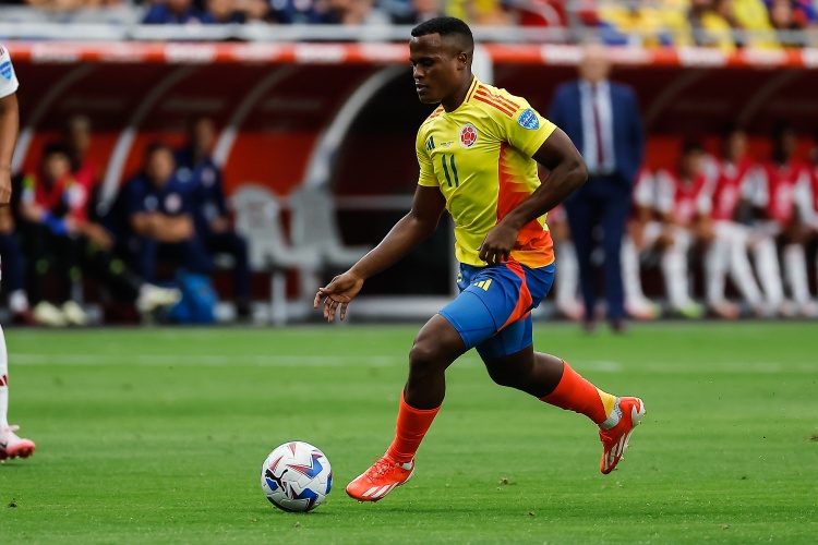 欧洲杯直播-斯基拉：狼队攻击手阿里亚斯接近加盟帕尔梅拉斯，转会费2200万欧