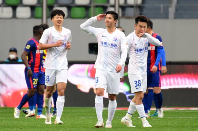 足球直播-【中超】赵明剑任意球破门 青岛0比1负申花形势危急